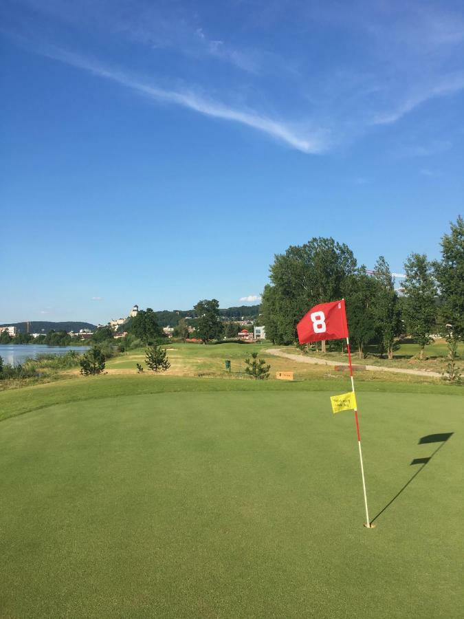 Greenbay Golf Apartments Trenčín Dış mekan fotoğraf