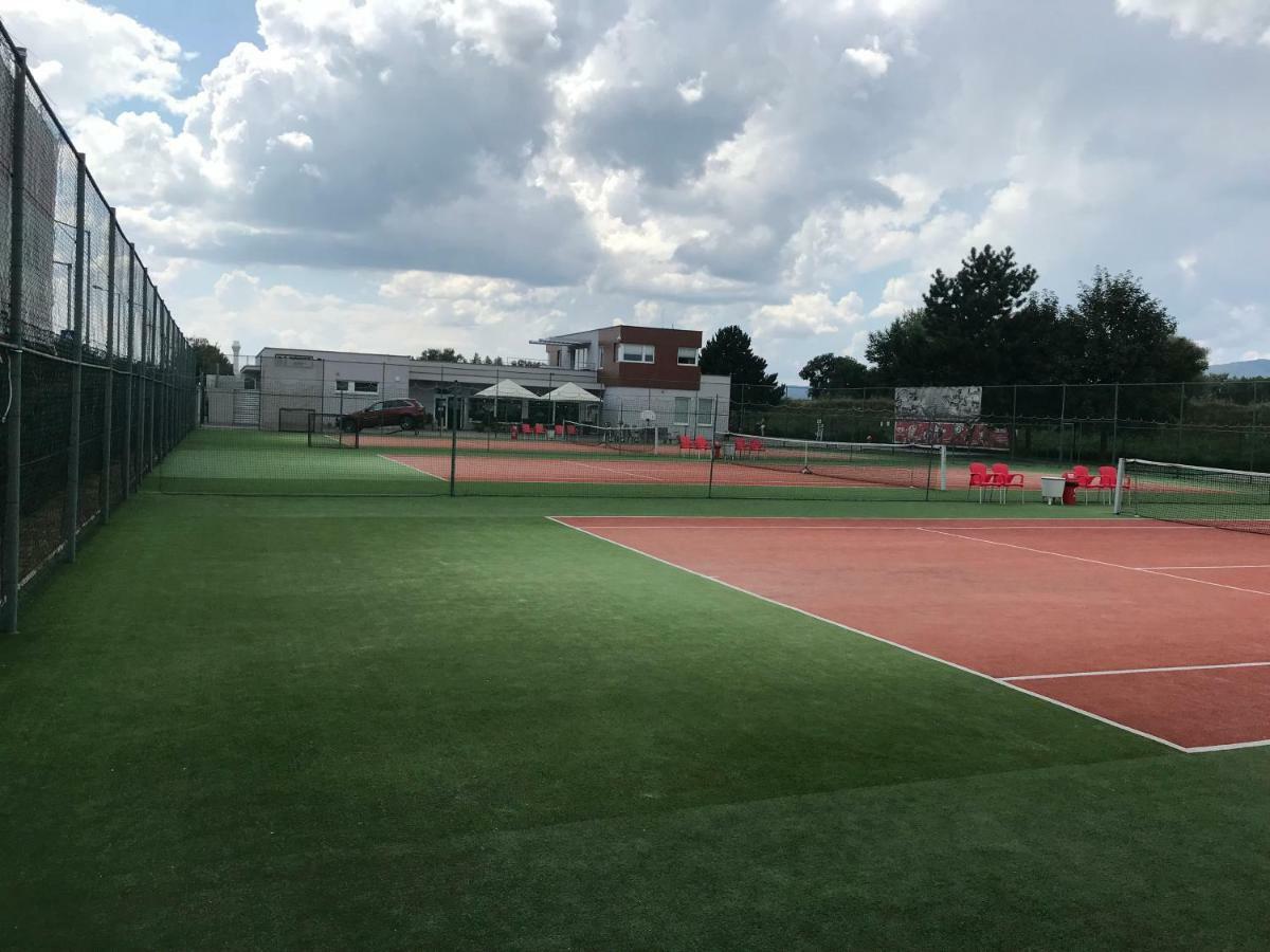 Greenbay Golf Apartments Trenčín Dış mekan fotoğraf
