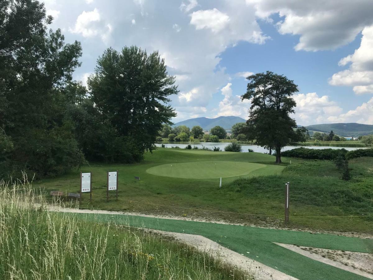 Greenbay Golf Apartments Trenčín Dış mekan fotoğraf