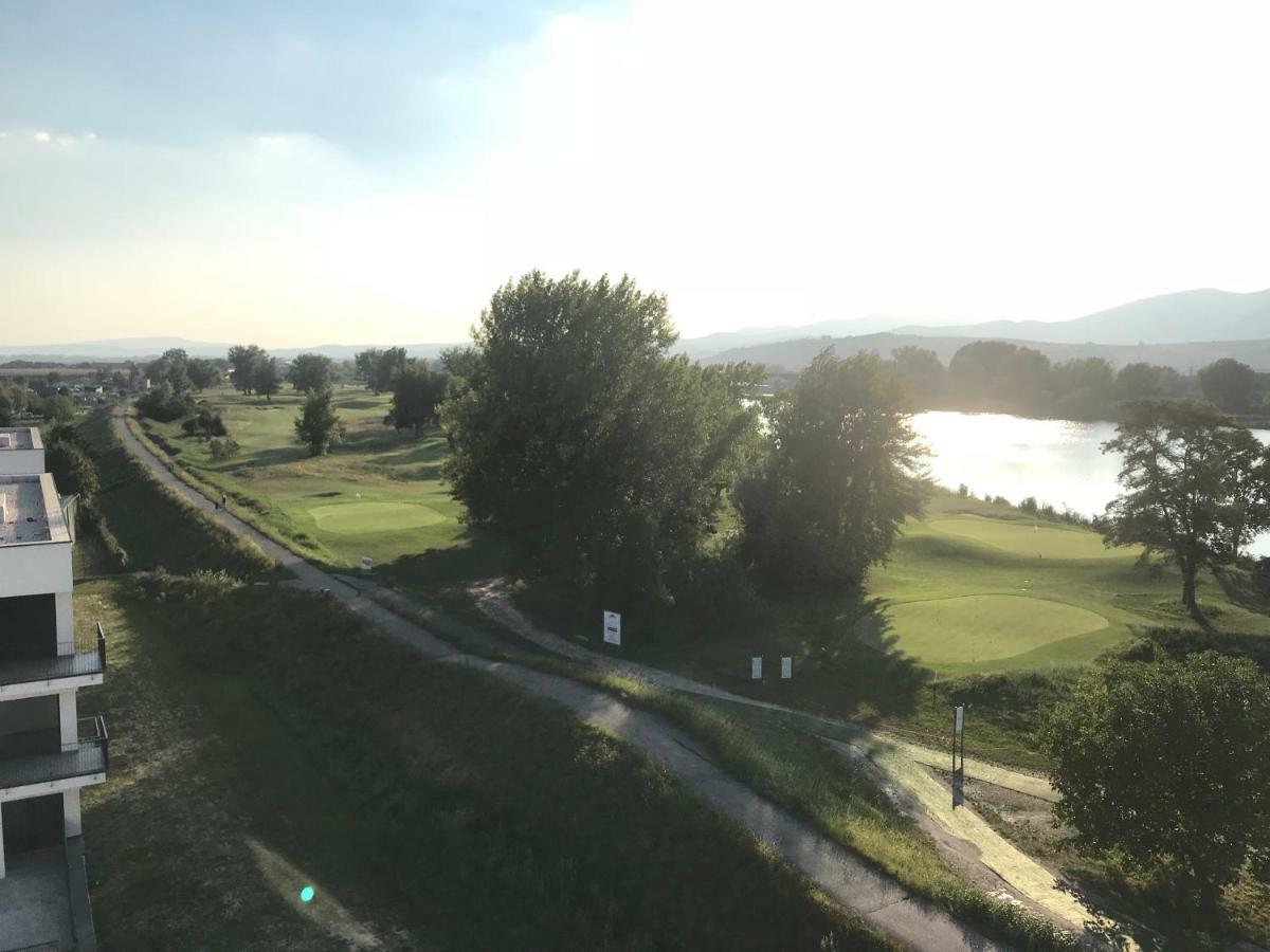 Greenbay Golf Apartments Trenčín Dış mekan fotoğraf